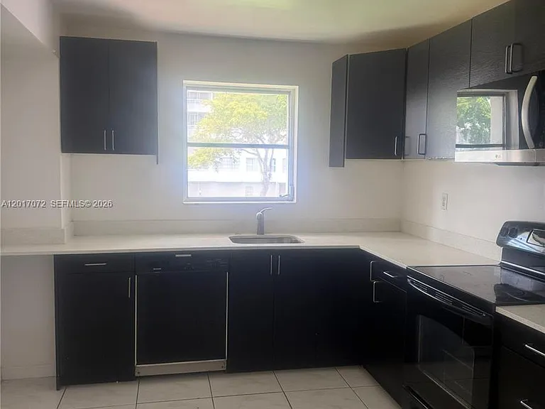 2750 NE 183rd St #T-211 — Photo 27