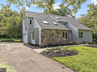 104 Country Flower Rd, Newark, DE 19711