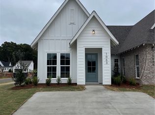 40 Forest Ln, Opelika, AL 36801