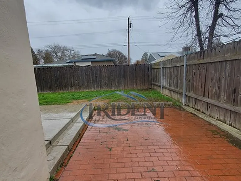 2127 Sicard St — Photo 15