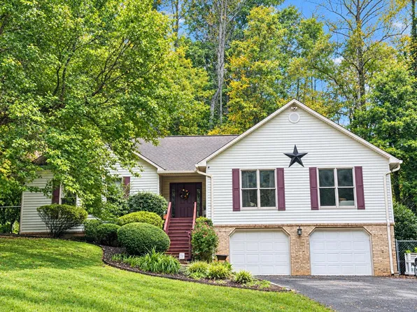 7511 Mount Chestnut Rd, Roanoke, VA 24018