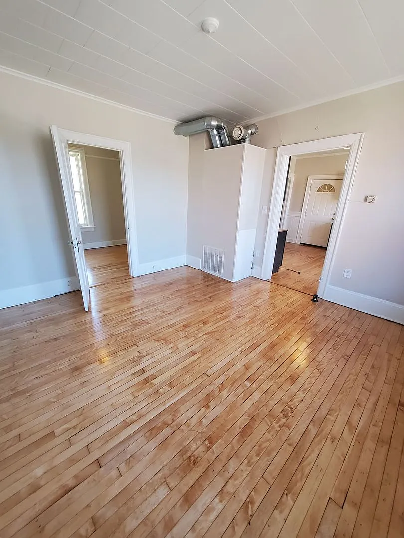 800 E Chambers St./3010 N Fratney St. (6 Unit) — Photo 3