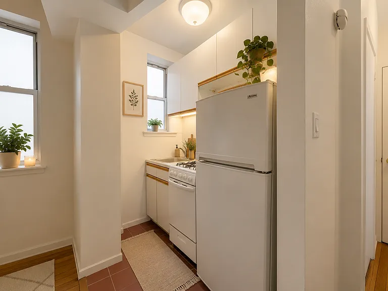 144 E 22nd St #5A — Photo 3