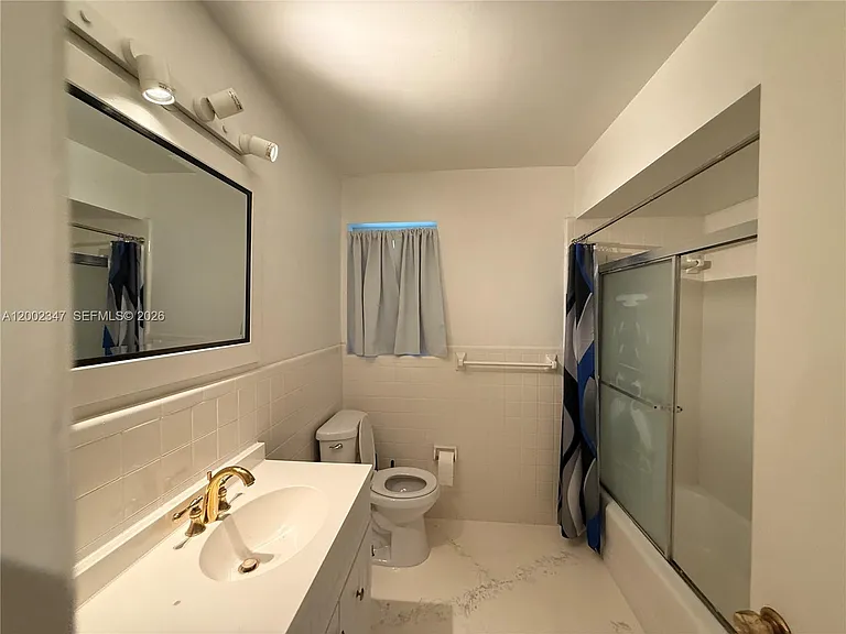 1104 N 17th Ct #107 — Photo 11