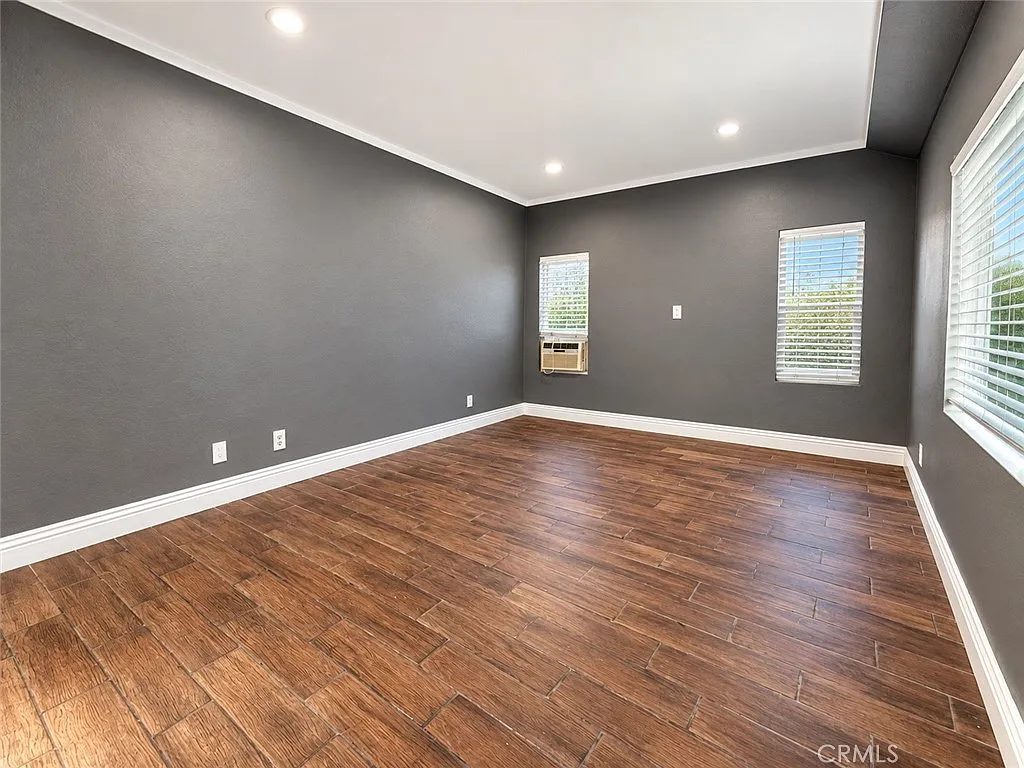 2 bed, 1100 sqft, $2,700 — Photo 4