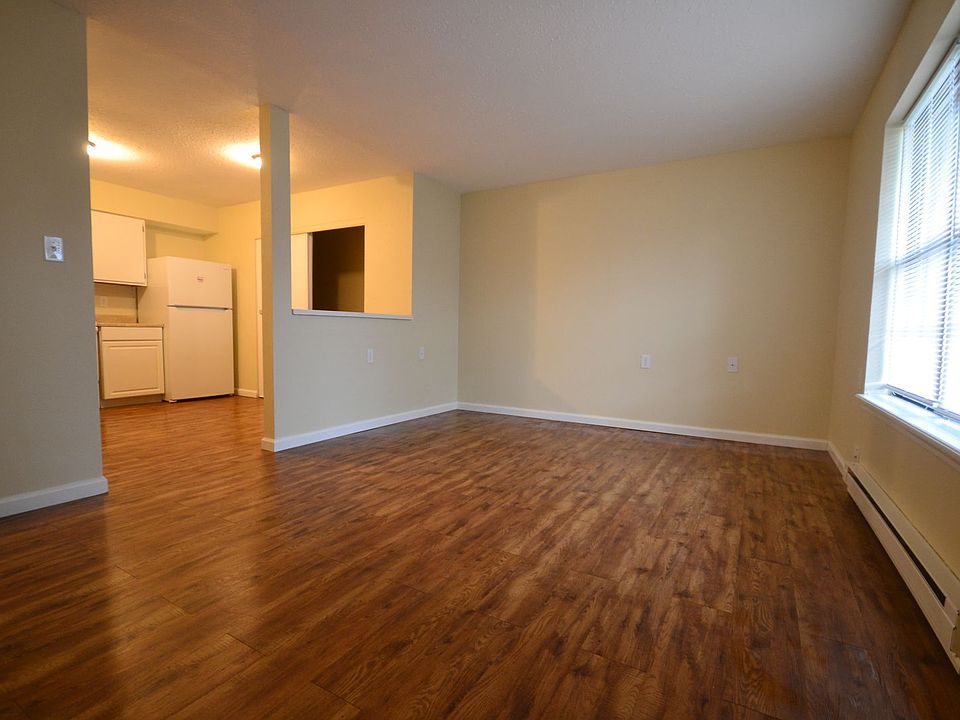 1st image of 912 N Walnut Ave #20