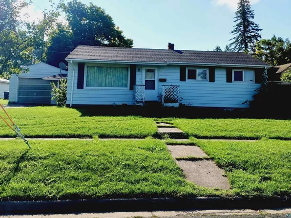 1216 8th St W, Ashland, WI 54806