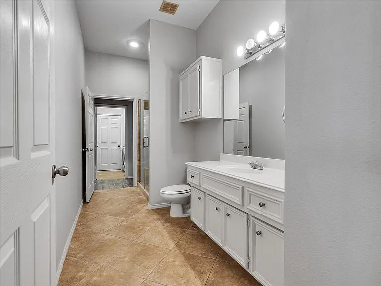 5643 Walnut Glen Ln — Photo 33