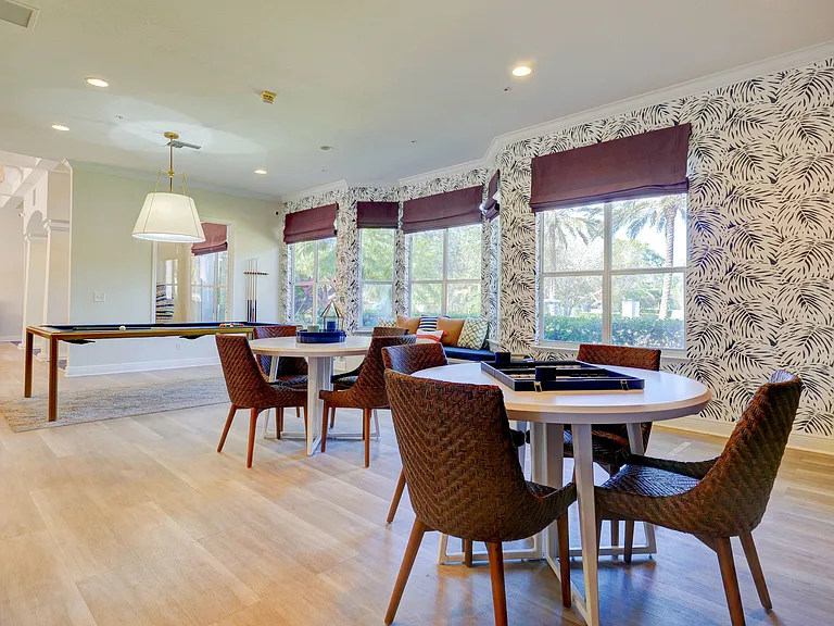 Saratoga Place — Photo 27