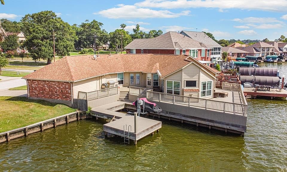 1st image of 12800 Pelican Boulevard