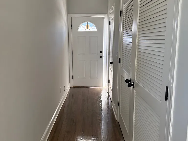 16 John St — Photo 13