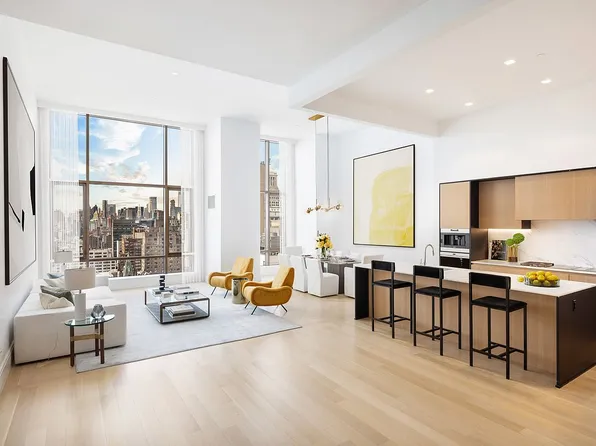 215 E 19th St #17A, New York, NY 10003