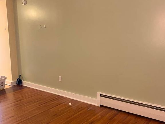 4th image of 215 1/2 S Minnesota Ave #3