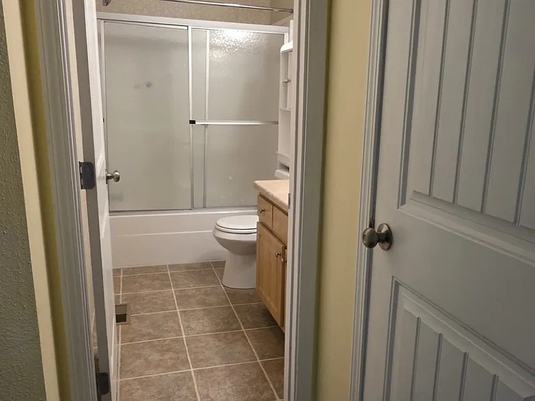 2nd bathroom