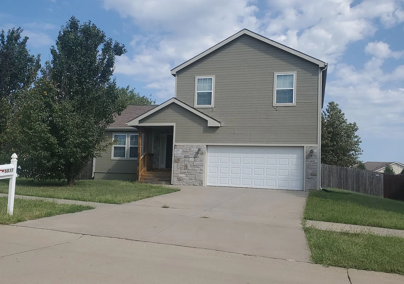 8837 Marigold Ln Manhattan KS 66502 — Photo 1