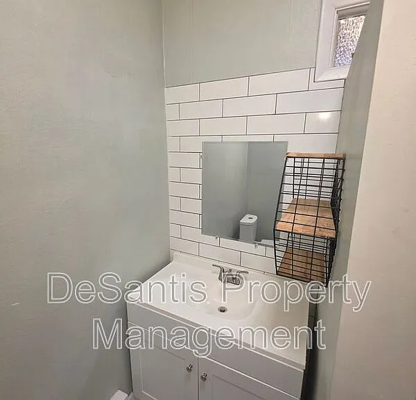 425 Walnut St #2 — Photo 27