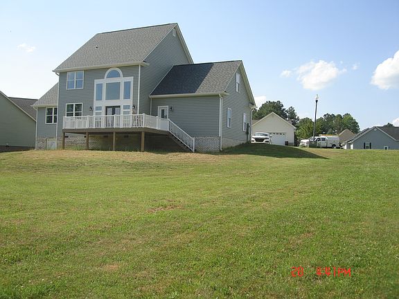 4th image of 403 Thoroughbred Dr NW