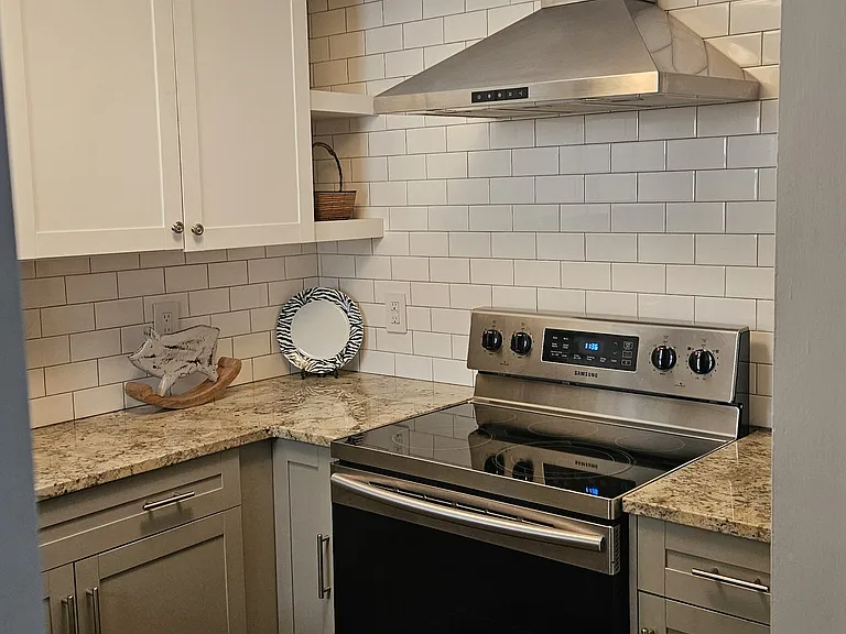 415 W 7th St #F — Photo 14