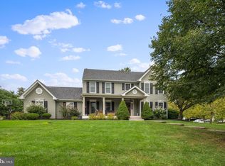 1 Harding Ct, Newtown, PA 18940