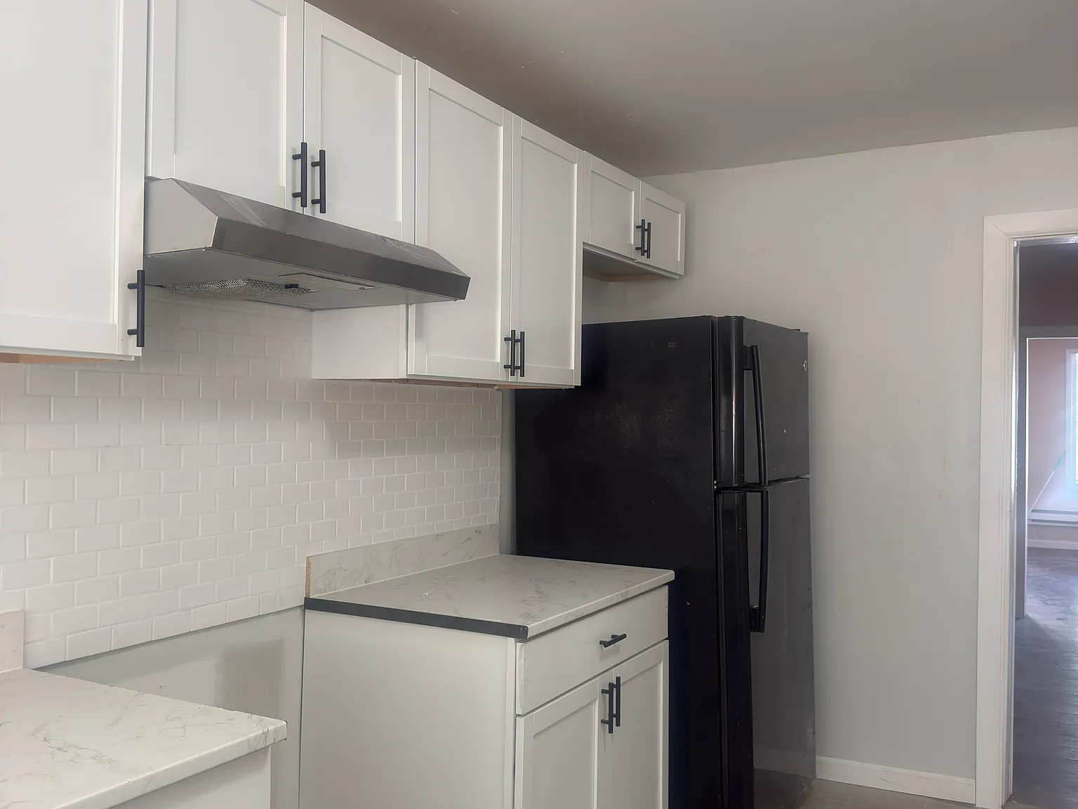 3 bed, $1,300 — Photo 4