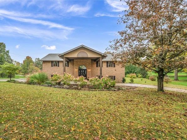 1118 Lake Martin Dr, Kent, OH 44240
