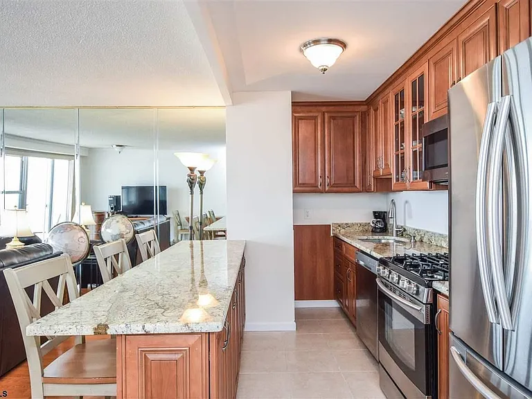 9400 Atlantic Ave #1116 — Photo 5