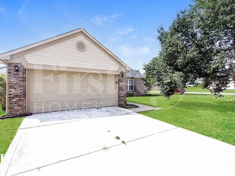 2416 Borgman Dr — Photo 2