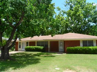 2107 Wayside St, Brenham, TX 77833