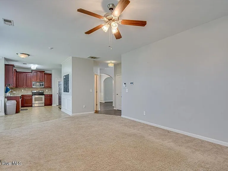 2609 Leland Dr — Photo 14