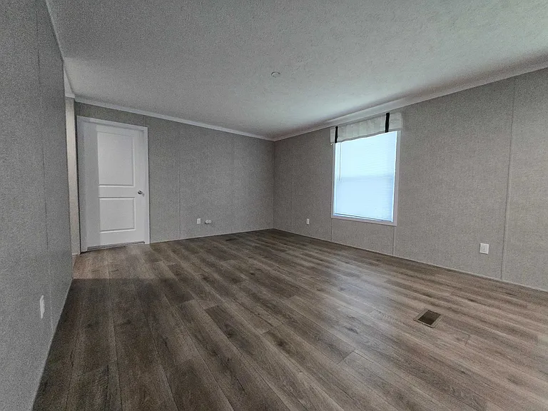 29800 Guilford Cir #423 — Photo 22