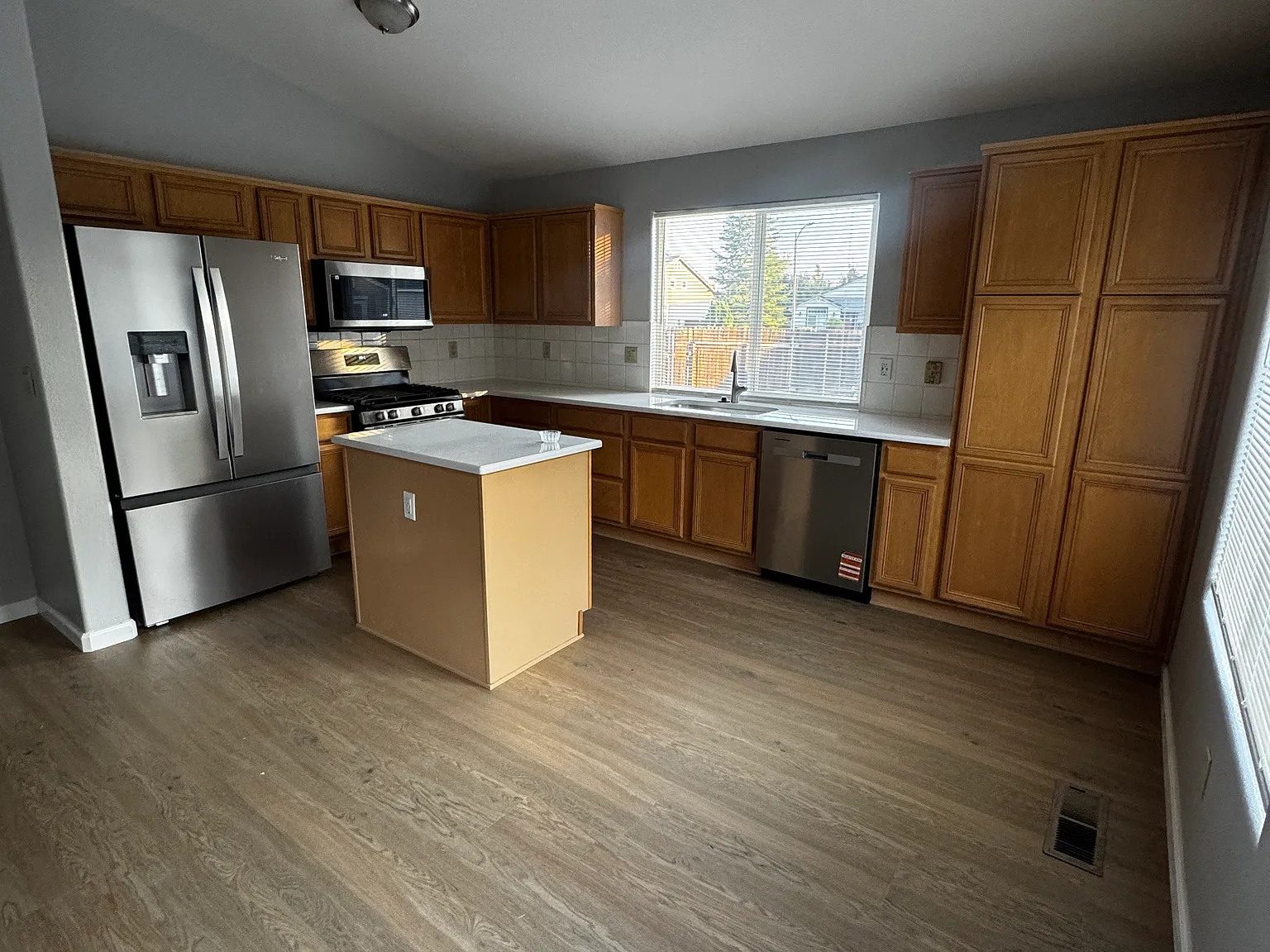 3 bed, 1488 sqft, $2,650 — Photo 3