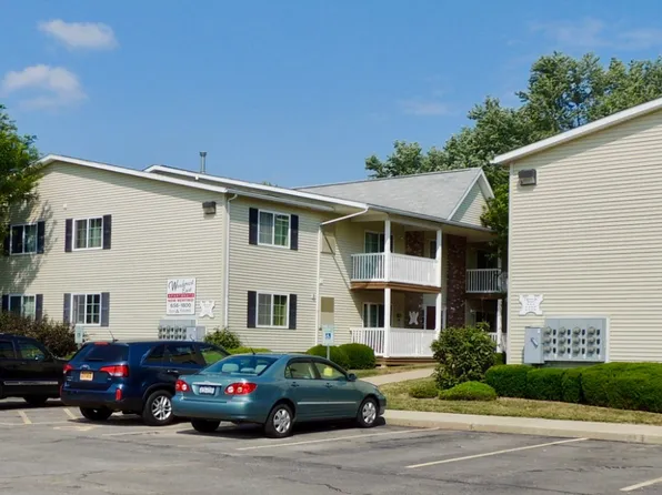 2 Harvey Dr #14, Lancaster, NY 14086