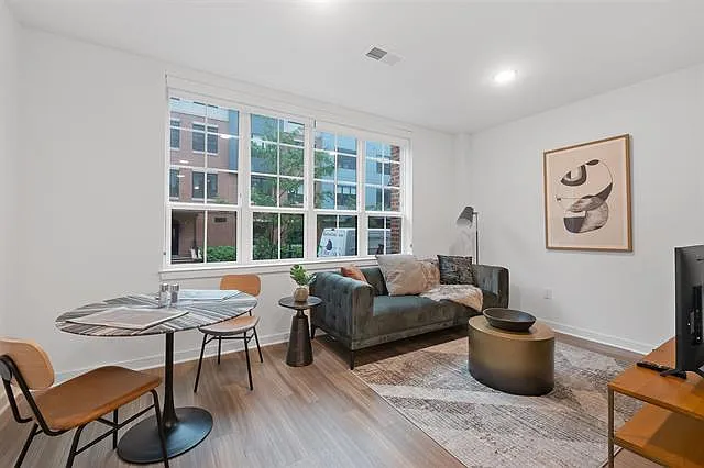 Studio, $2,395 — Photo 1