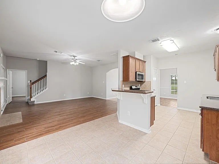 6118 Pine Lakes Dr — Photo 8