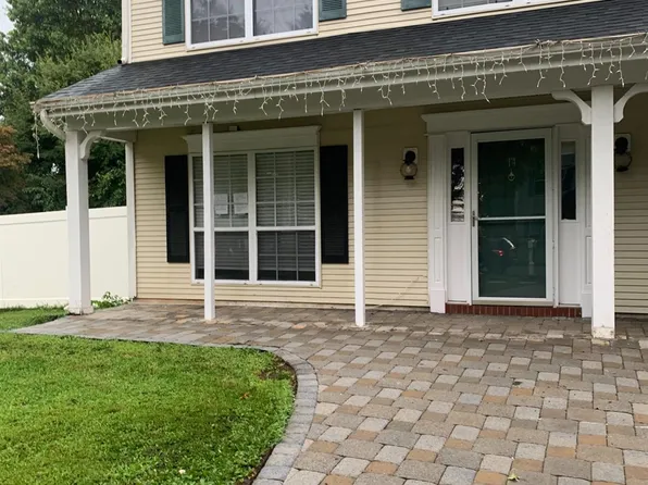 14 Colson Ct, Piscataway, NJ 08854