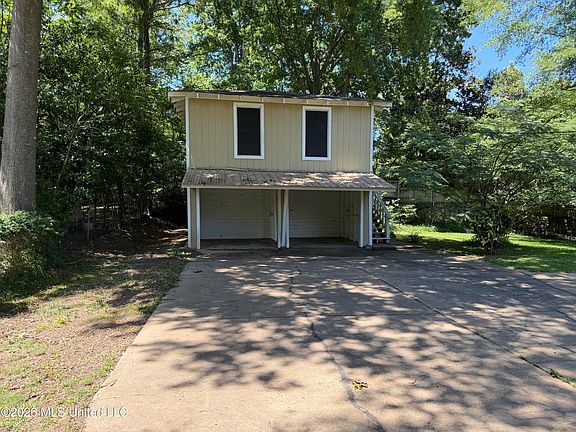 2nd image of 822 Meadowbrook Rd
