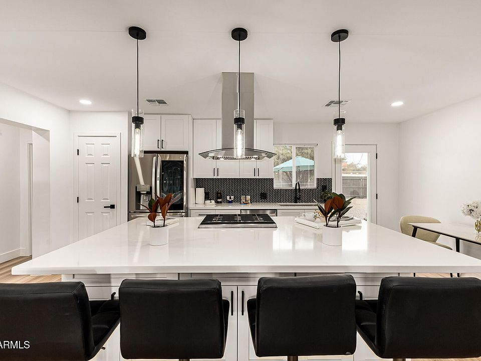 1st image of 3001 N 21ST Avenue