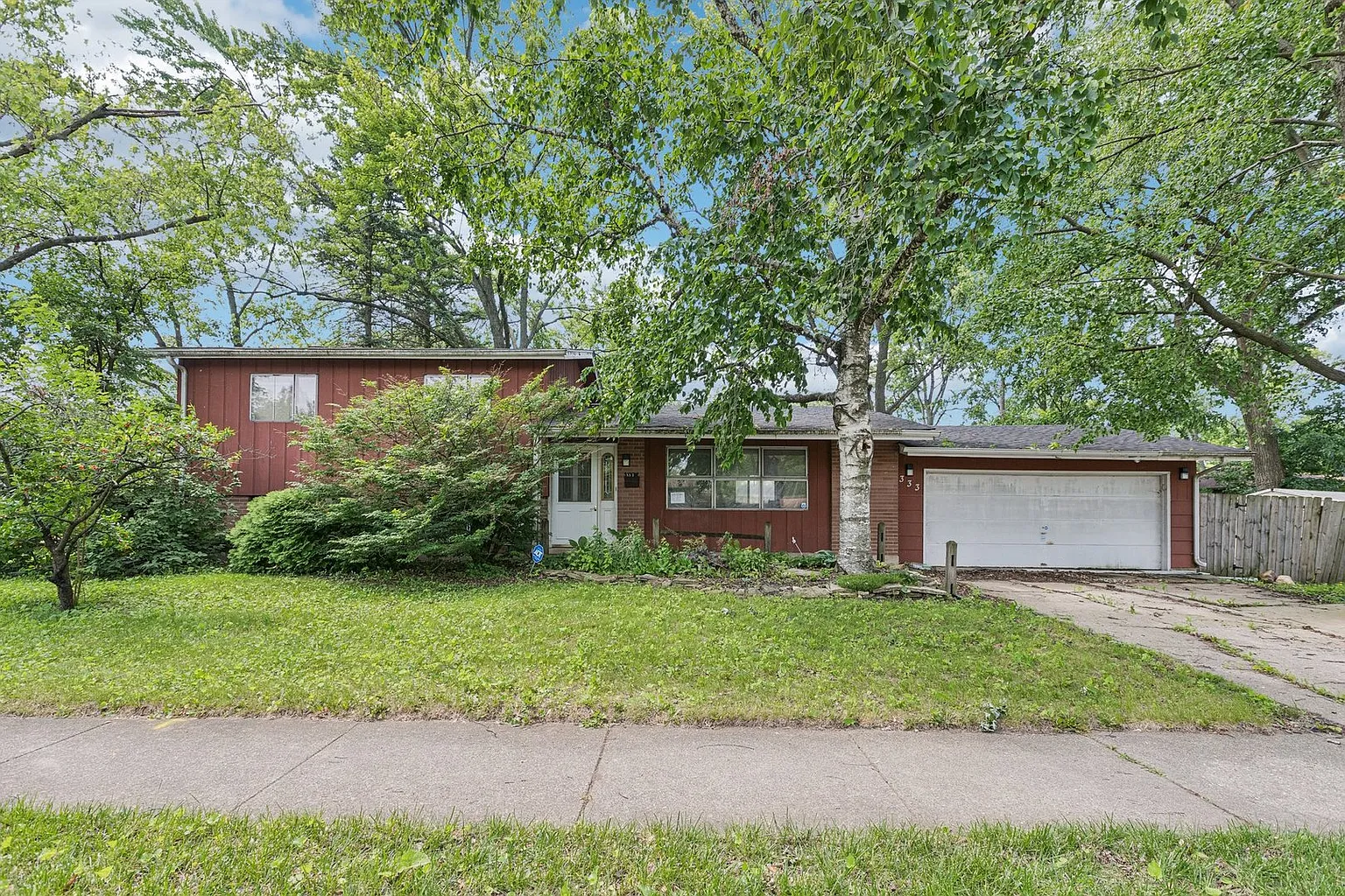 333 Illinois St photo 1