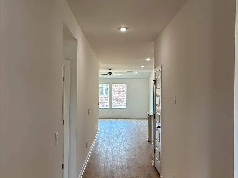 814 Heeler Ave — Photo 9