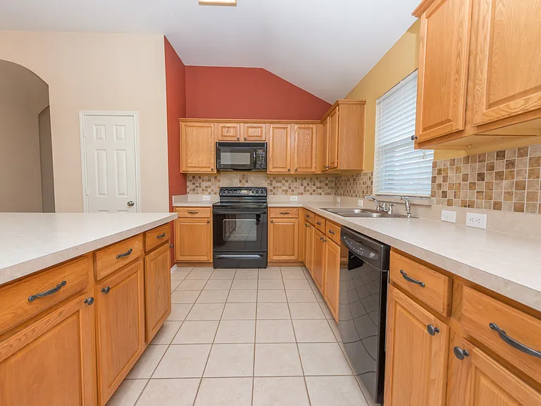 4184 Capstone Dr — Photo 16