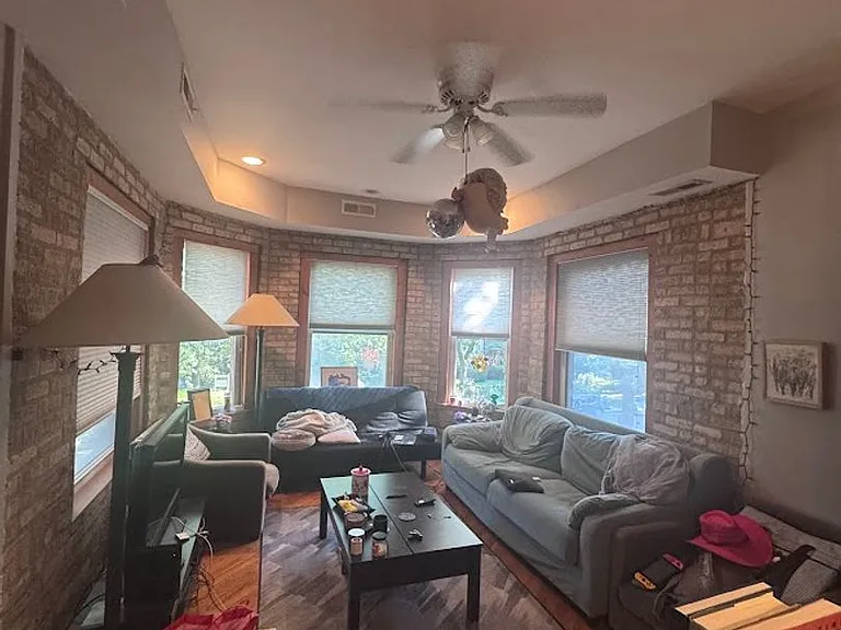 1342 W Greenleaf Ave #2B — Photo 3