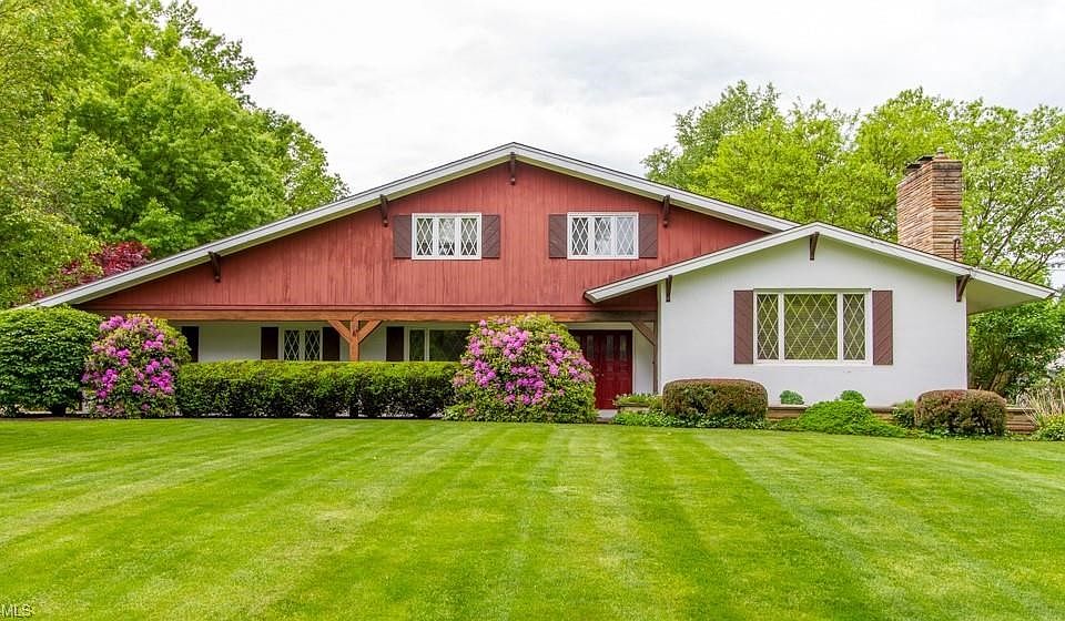 1st image of 1385 Manor Dr