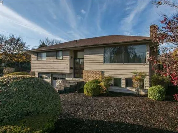 11795 SW Ridgecrest Dr, Beaverton, OR 97008