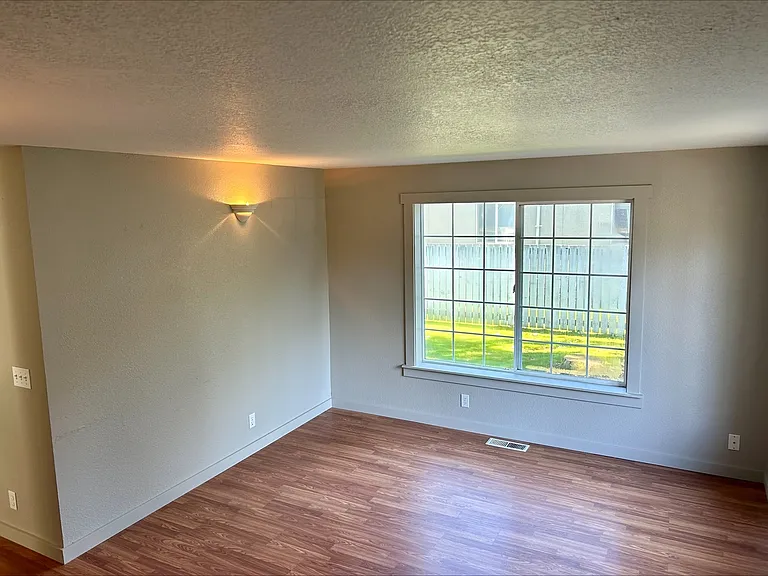 3244 Partridge Ln — Photo 13