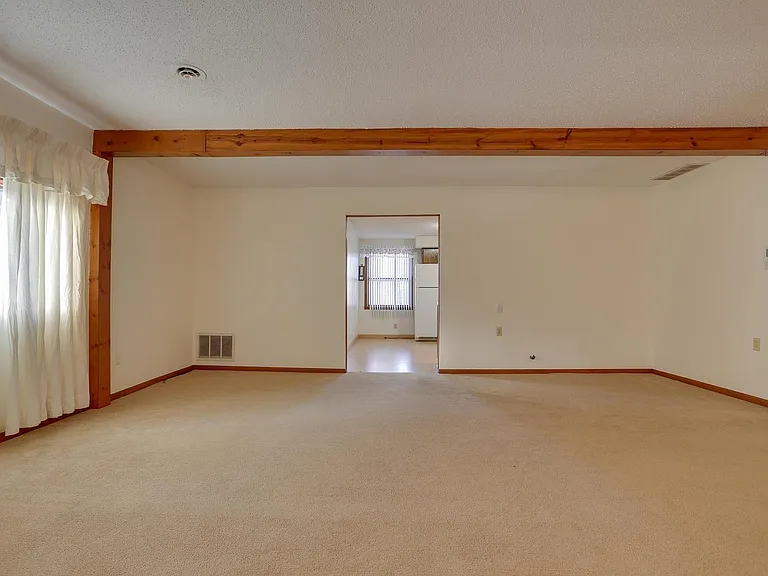 409 N Vorcey St — Photo 10