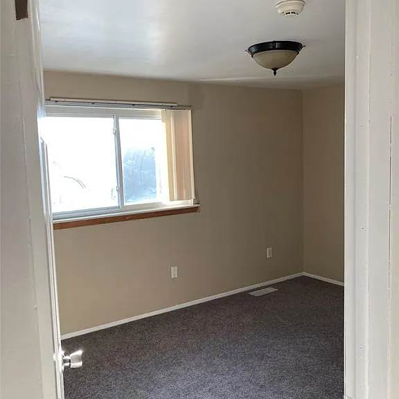 261 Charterhouse Dr — Photo 9