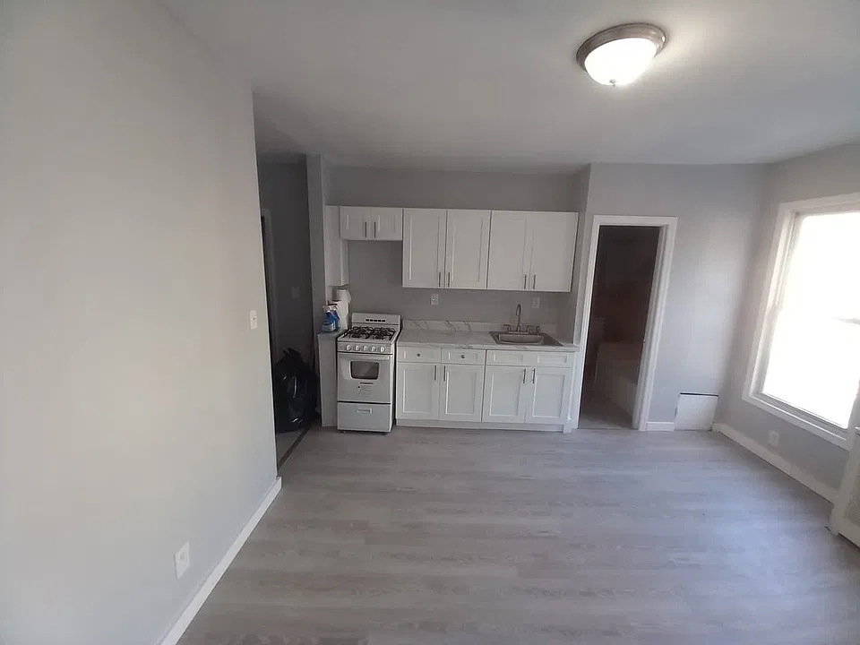 198 Parker St #2