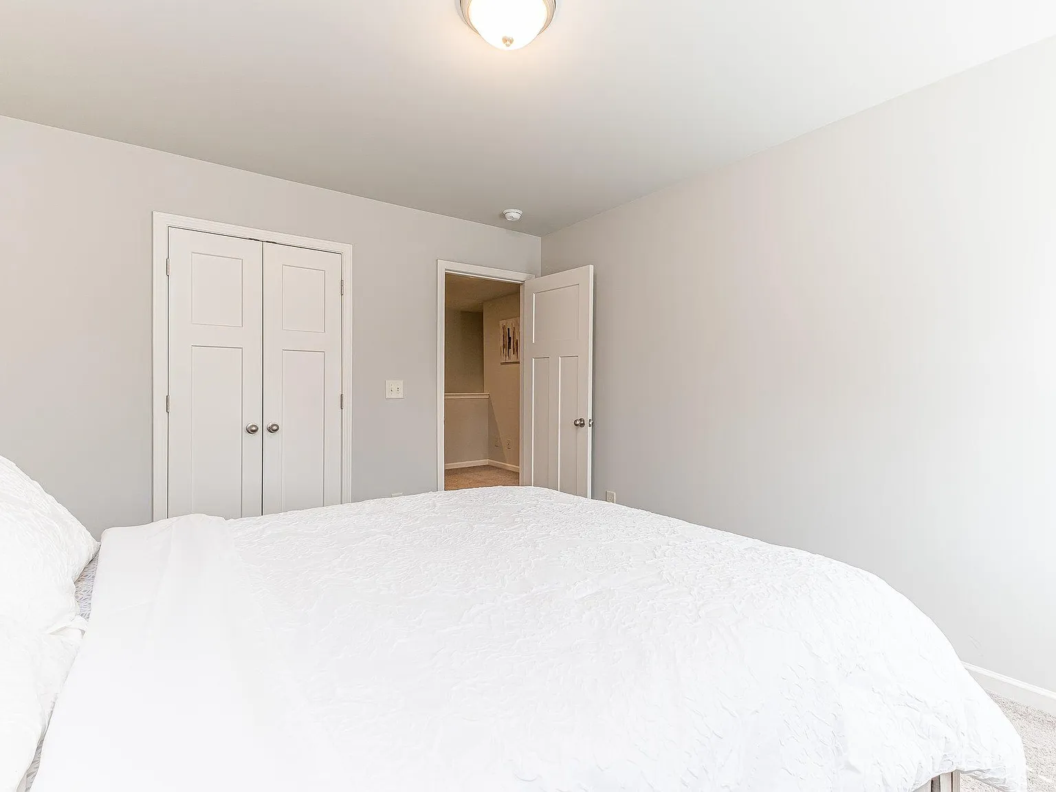 3 bed, 2.5 bath, 1815 sqft, $2,400 — Photo 2