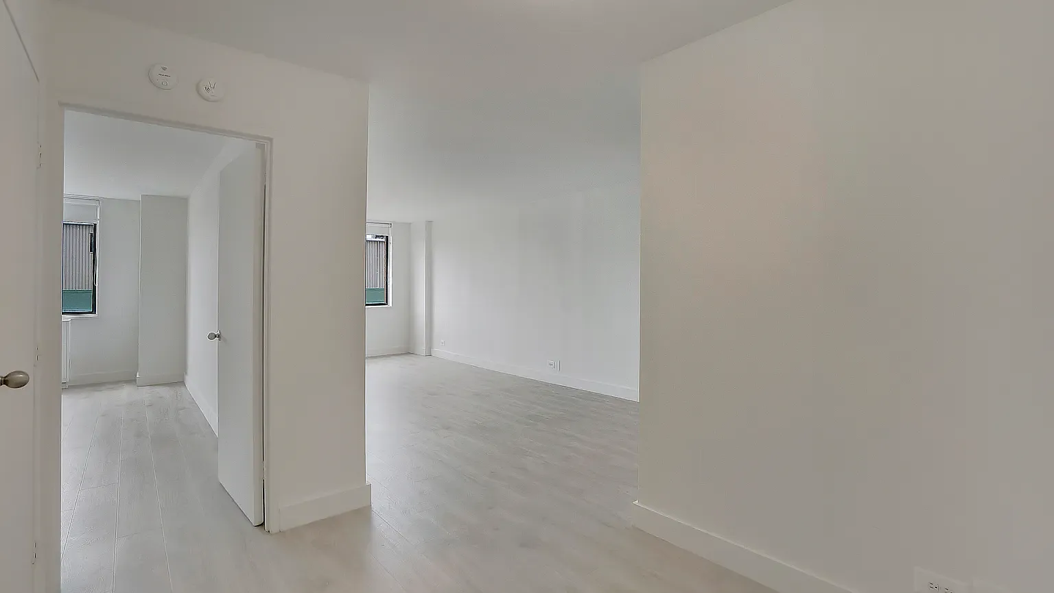 300 Mercer Street — Photo 2