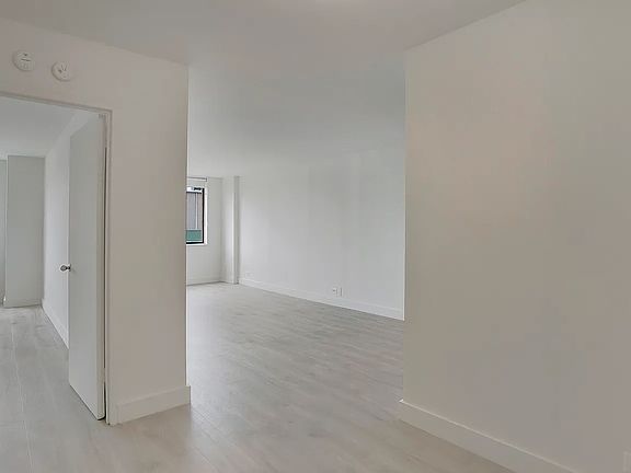 2nd image of 300 Mercer St APT 11G
